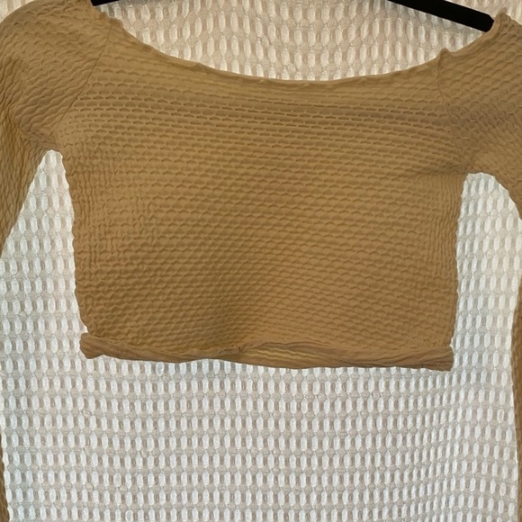🌺Free people off shoulder textured l/s crop - Picture 6 of 17